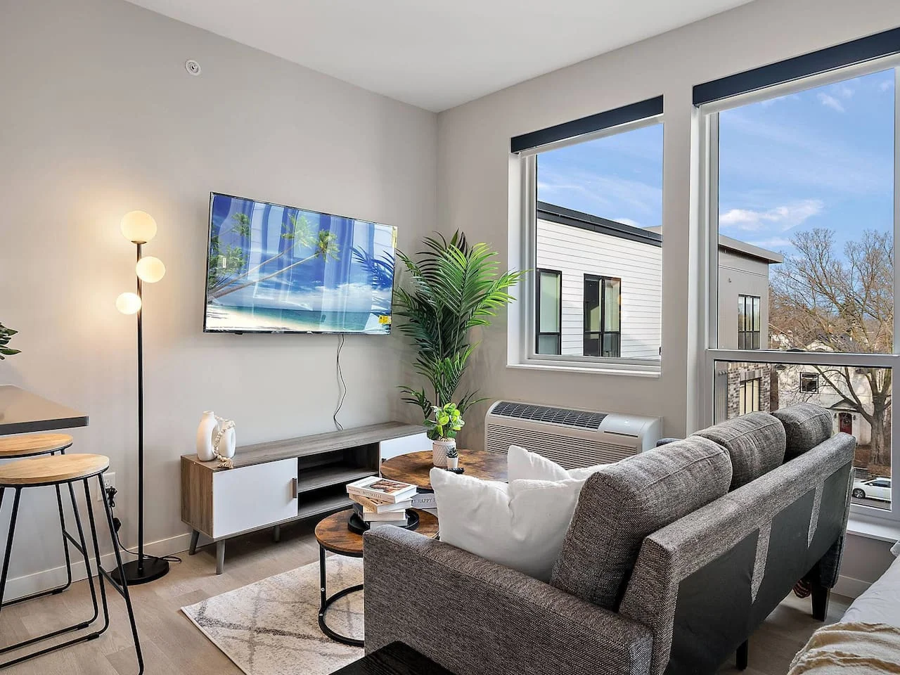1 Bed w/Gym by Historic Riverfront District!