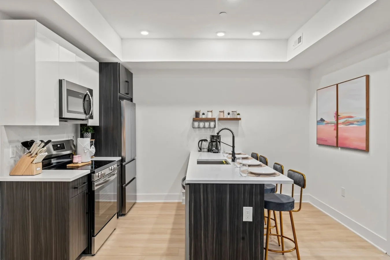 Fullly Equipped Kitchen with Bar Style Seating Area for Four
