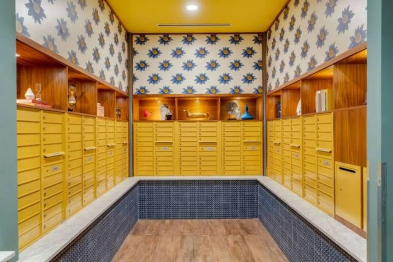 A sophisticated design that is gender-neutral so everyone can enjoy the living space throughout the day.