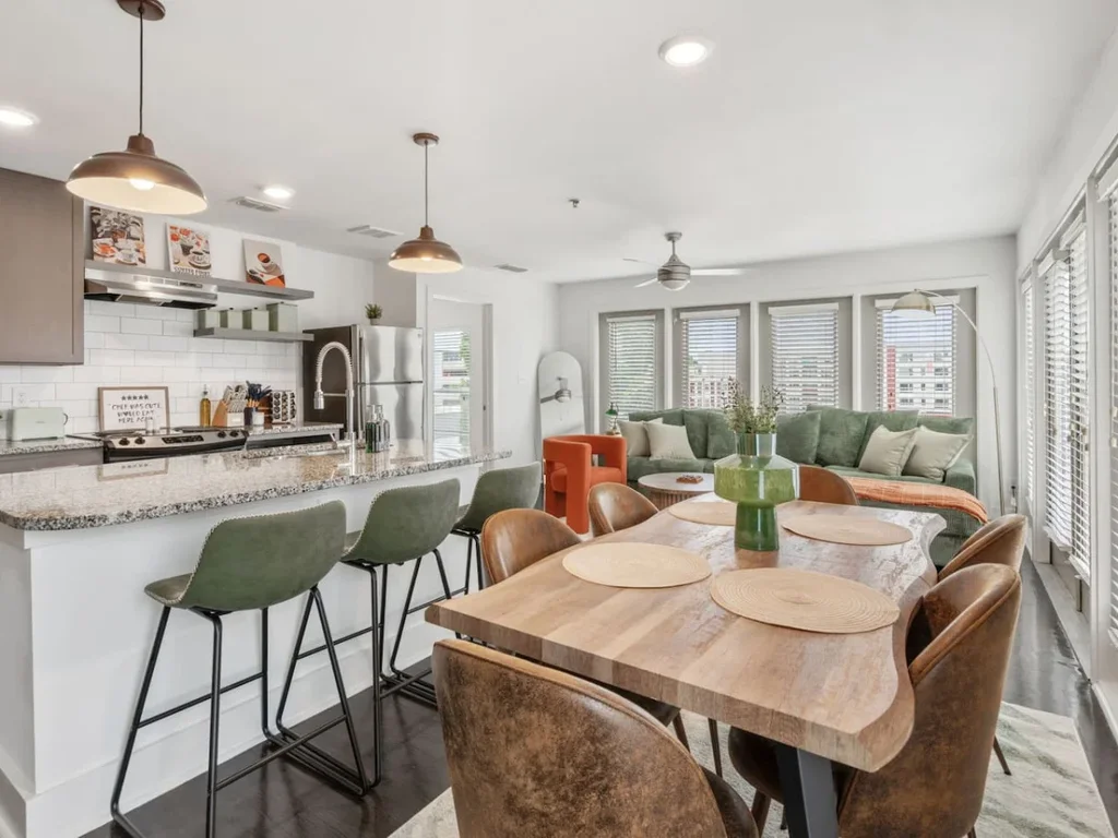 Lux 2BR| Rooftop Deck | Beltline+DT | Free Parking