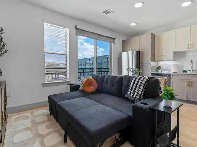 Studio w/Sofa Bed, Pool + Gym | Near Domain Mall