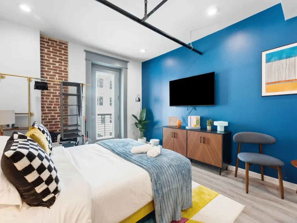 Luxury Studio Living: Sleeps 2; Heart of Columbus