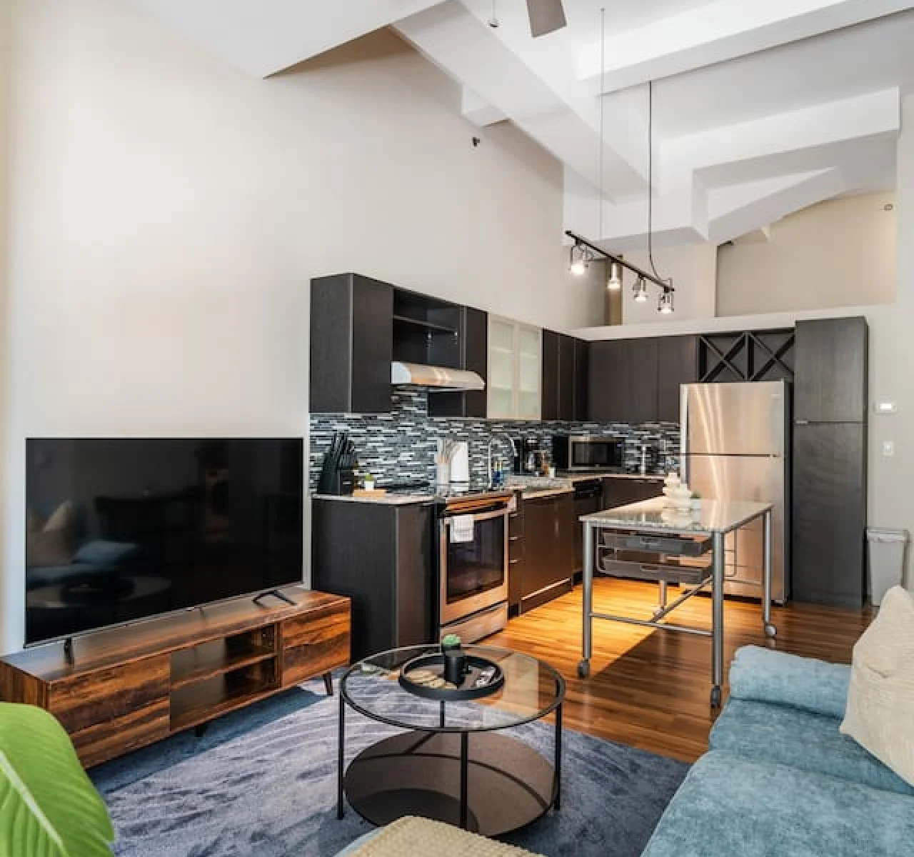 1 Bed+co-working+Stadium+CBD!