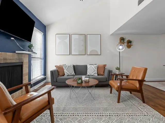 Urban Comfort | Modern 2BR + Fast WiFi