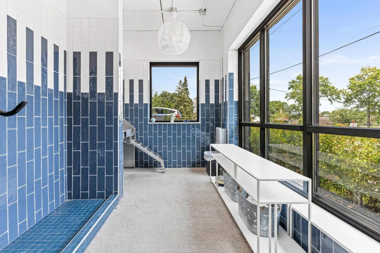 Spacious pet Spa area