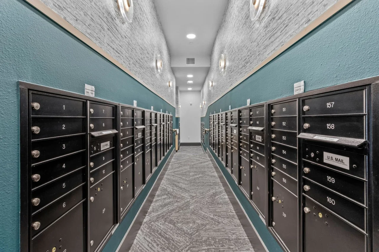 Spacious mail room area