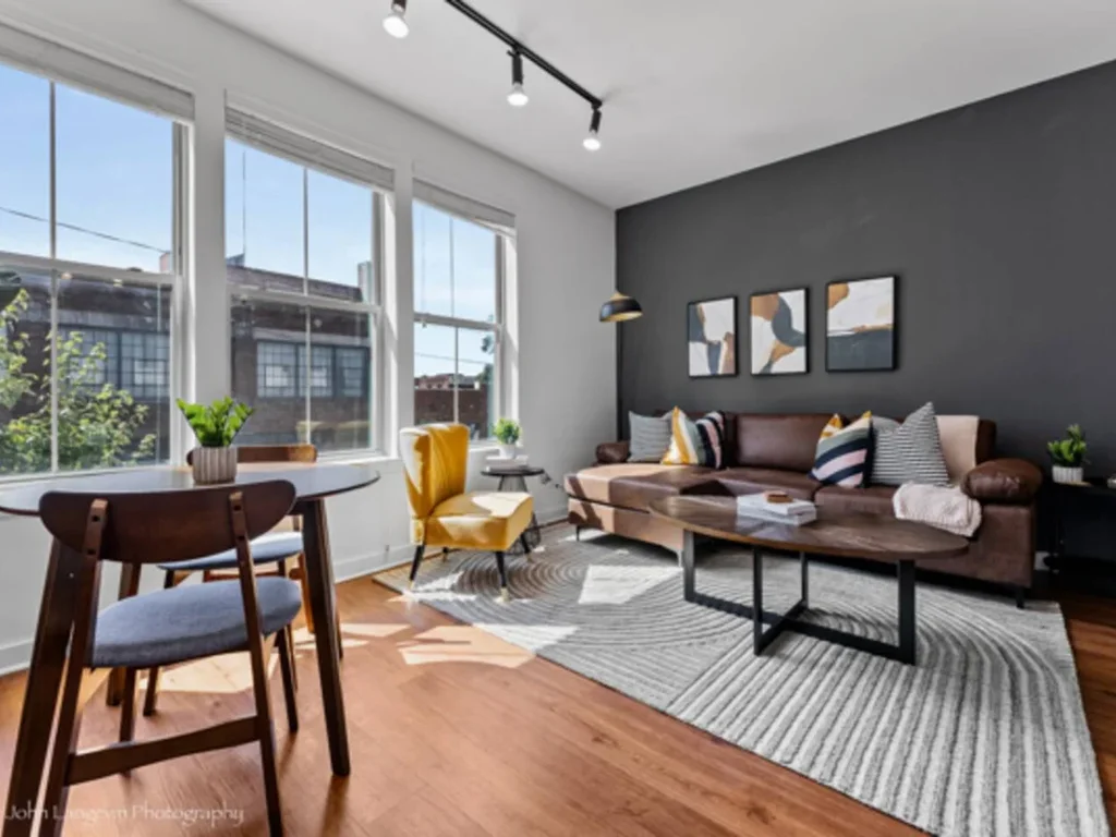 Luxurious King Sized Loft-2 beds- Downtown Memphis