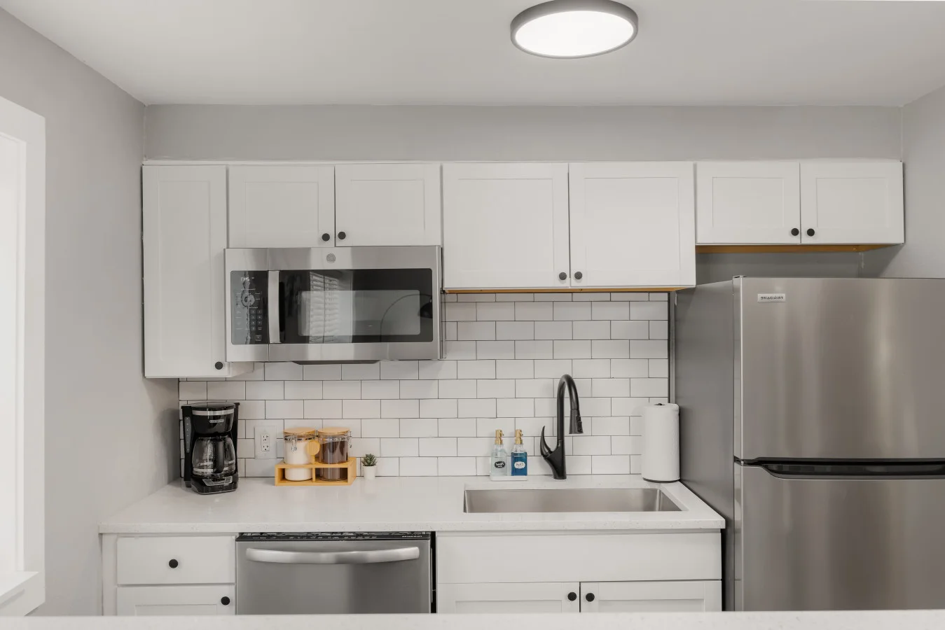 16-515 W 46th St - Kelly Edits - 40.jpg