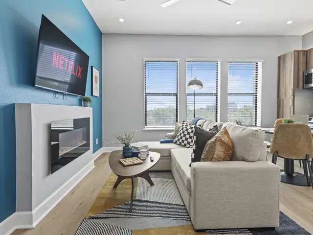 New Build Lux Apt | Near DT | Gym | Parking + View