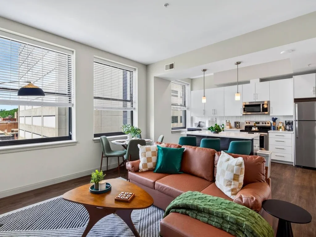 1BR | Gym | Near Great American & The Banks