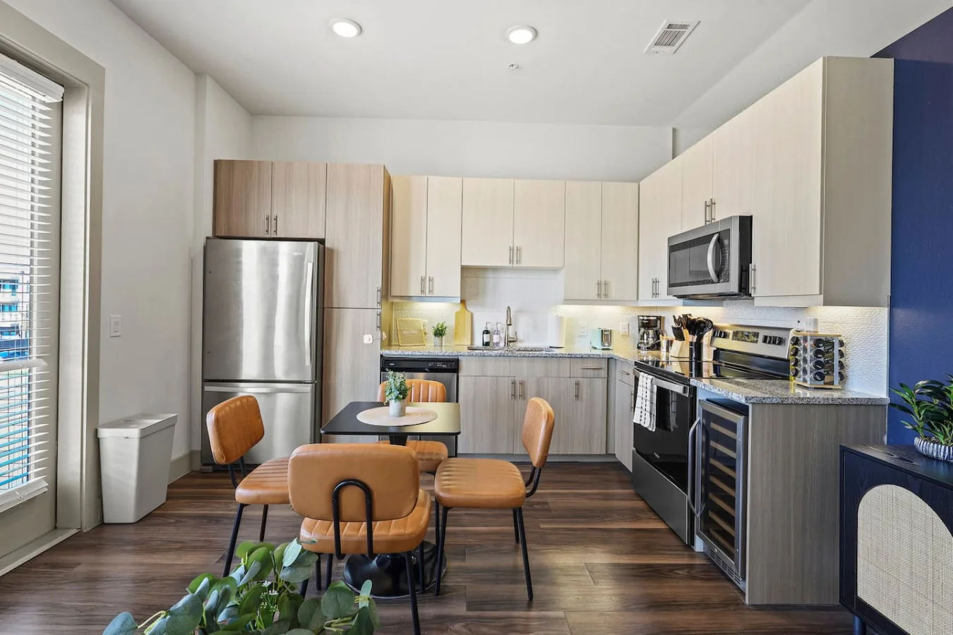 You’ll love the convenience of this fully equipped kitchen, where you can brew coffee, cook meals, or prepare snacks. The cozy layout and warm ambiance make cooking here a delightful part of your stay.