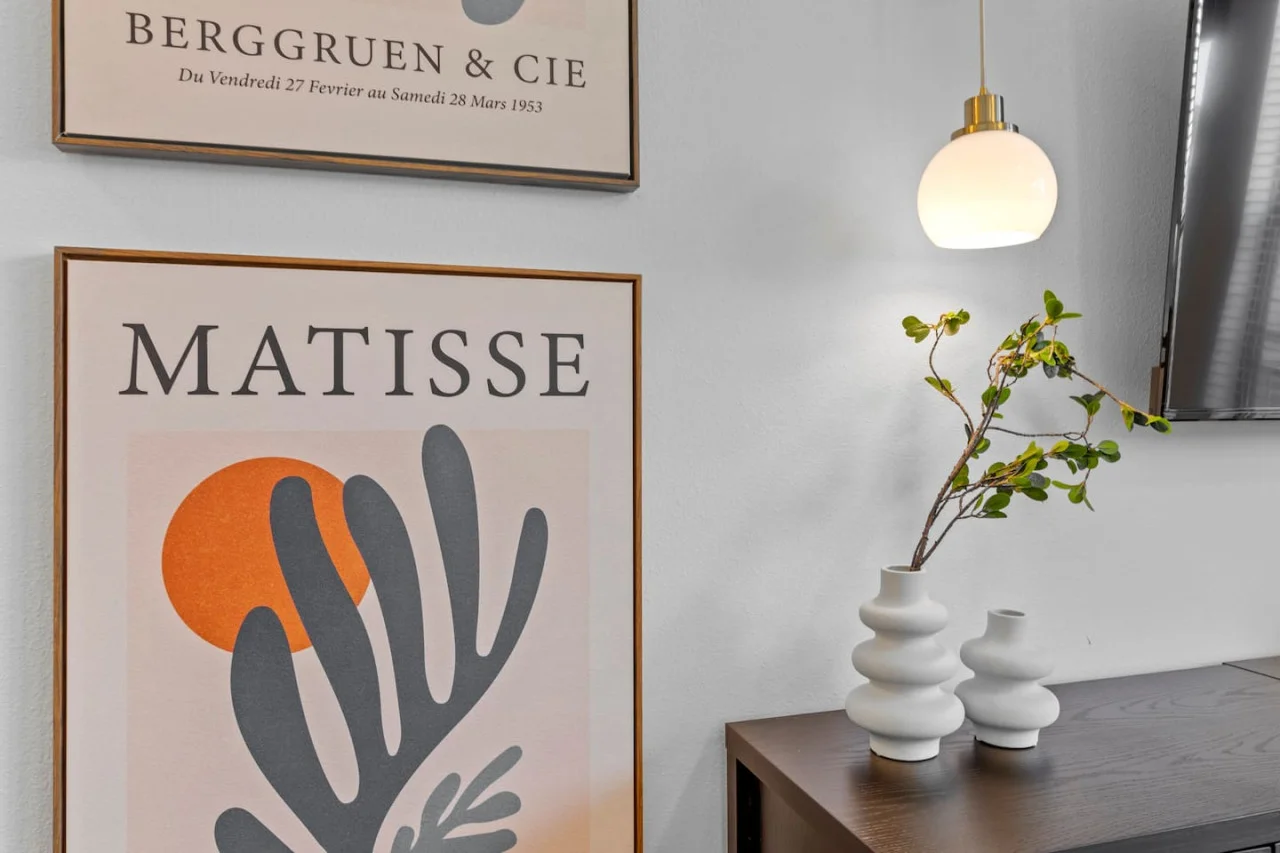 You are surrounded by tasteful decor and warm tones for a perfect setting for any occasion.
