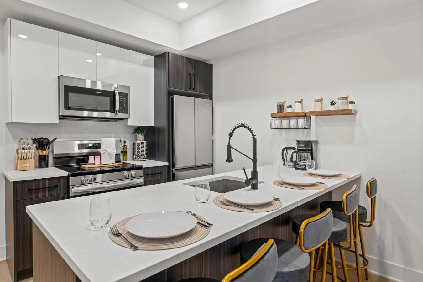 Fully equipped kitchen with all the tools you need for a perfect culinary experience. Enjoy the convenience of having everything at your fingertips!