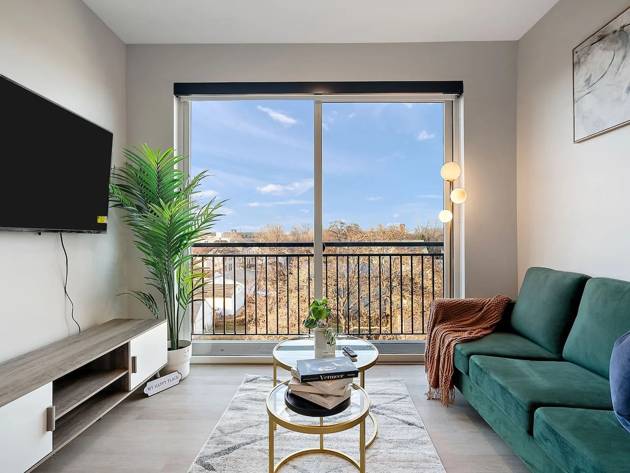 The living room invite you to relax and unwind, with a layout designed to maximize comfort and tranquility.