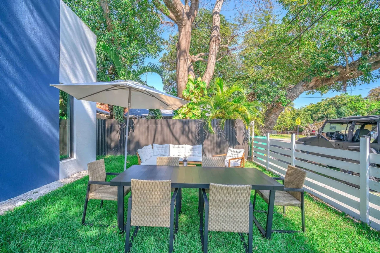 The outdoor areas’ plush seating beckons you to sink in and relax, surrounded by light and airy decor.