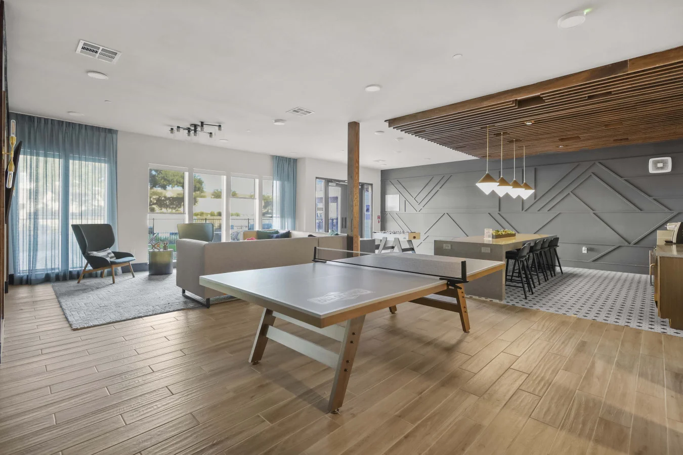 Spacious gaming room