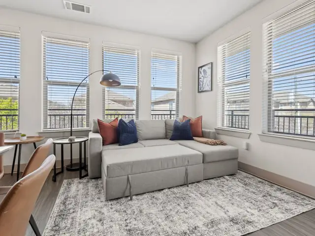 Stylish 2BR Near Uptown & Medical District