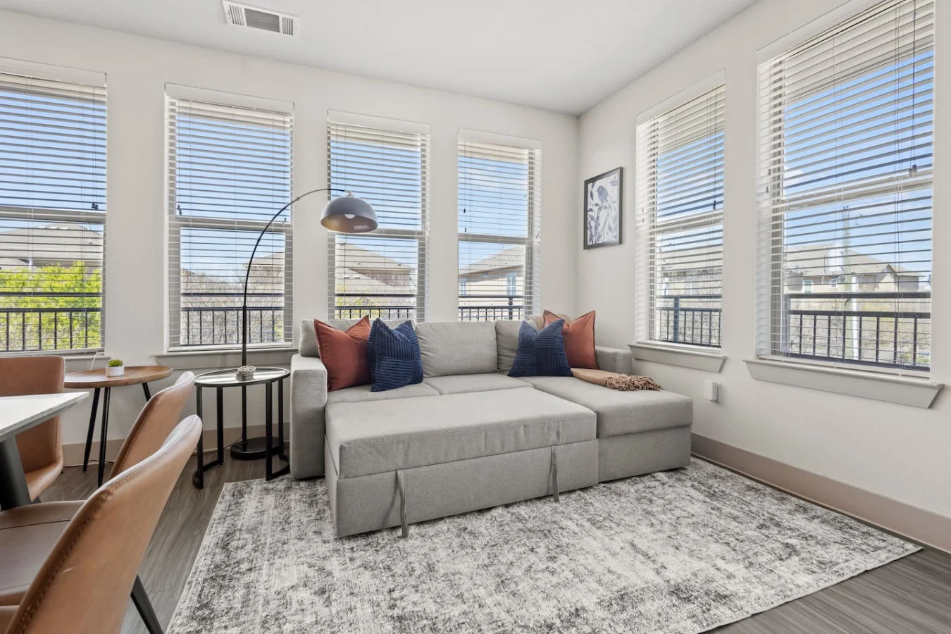 Stylish 2BR Near Uptown & Medical District
