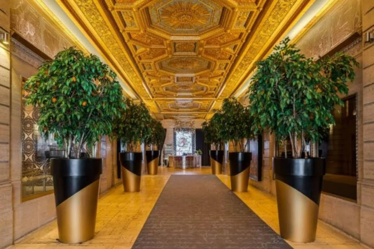 You are surrounded by tasteful decor and warm tones for a perfect setting for any occasion.