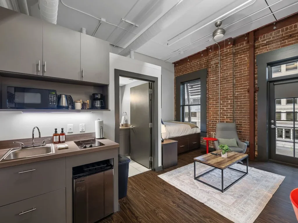 Modern Interior | 1 Bed/Bath | Near Chatta Market