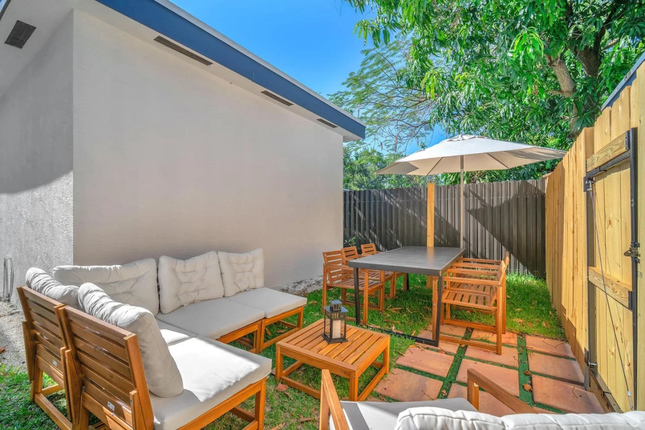 The outdoor areas’ plush seating beckons you to sink in and relax, surrounded by light and airy decor.