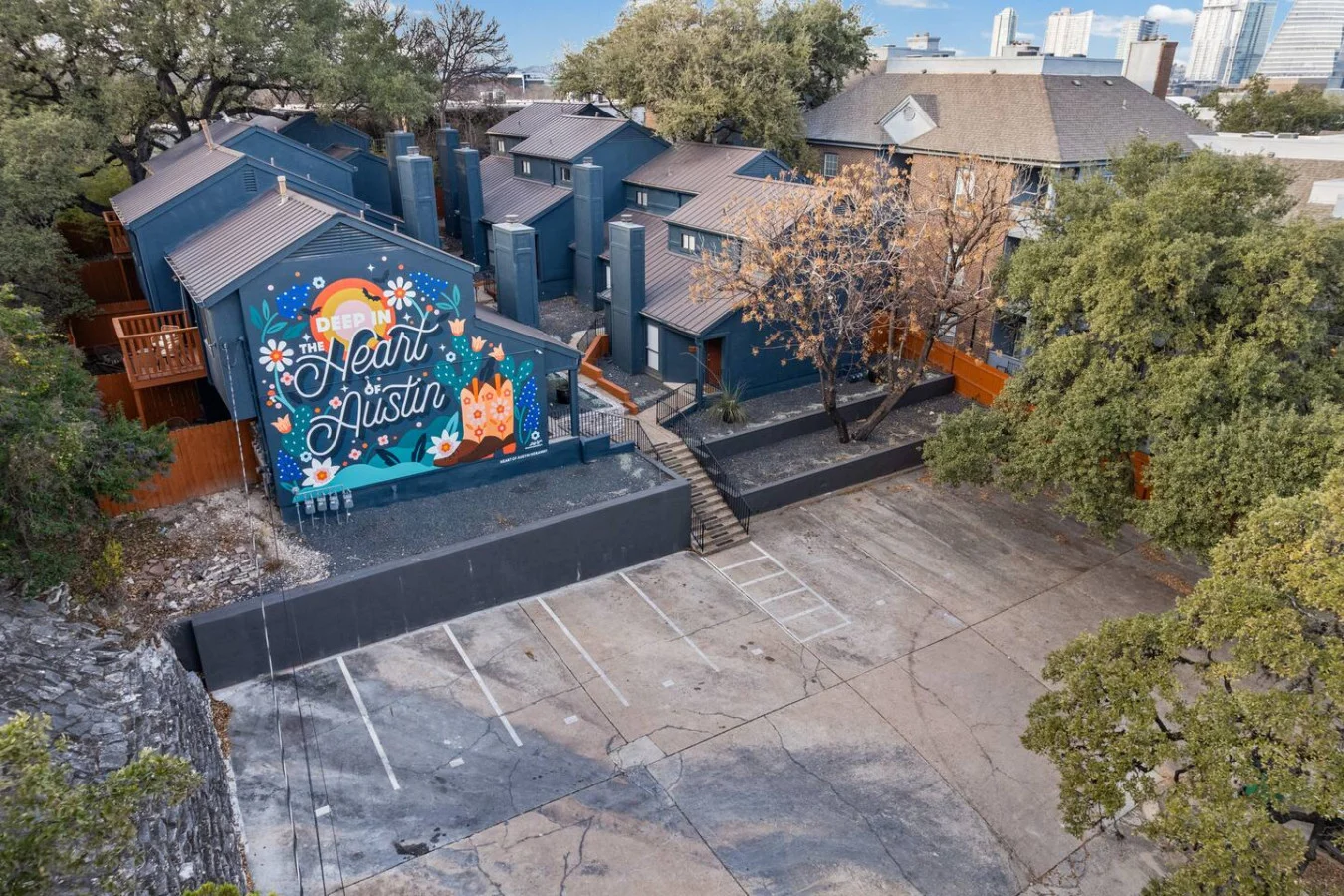 On-site parking with quick access to downtown Austin