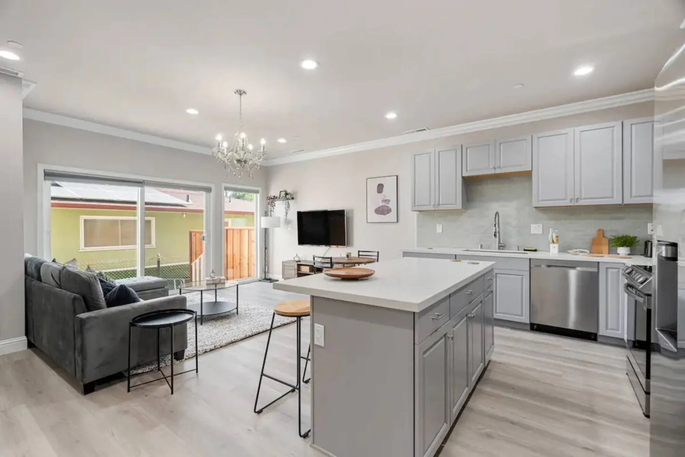 As you open the kitchen, you discover an assortment of coffee pods, and sugar, ensuring you have everything you need for a perfect morning or afternoon pick-me-up.