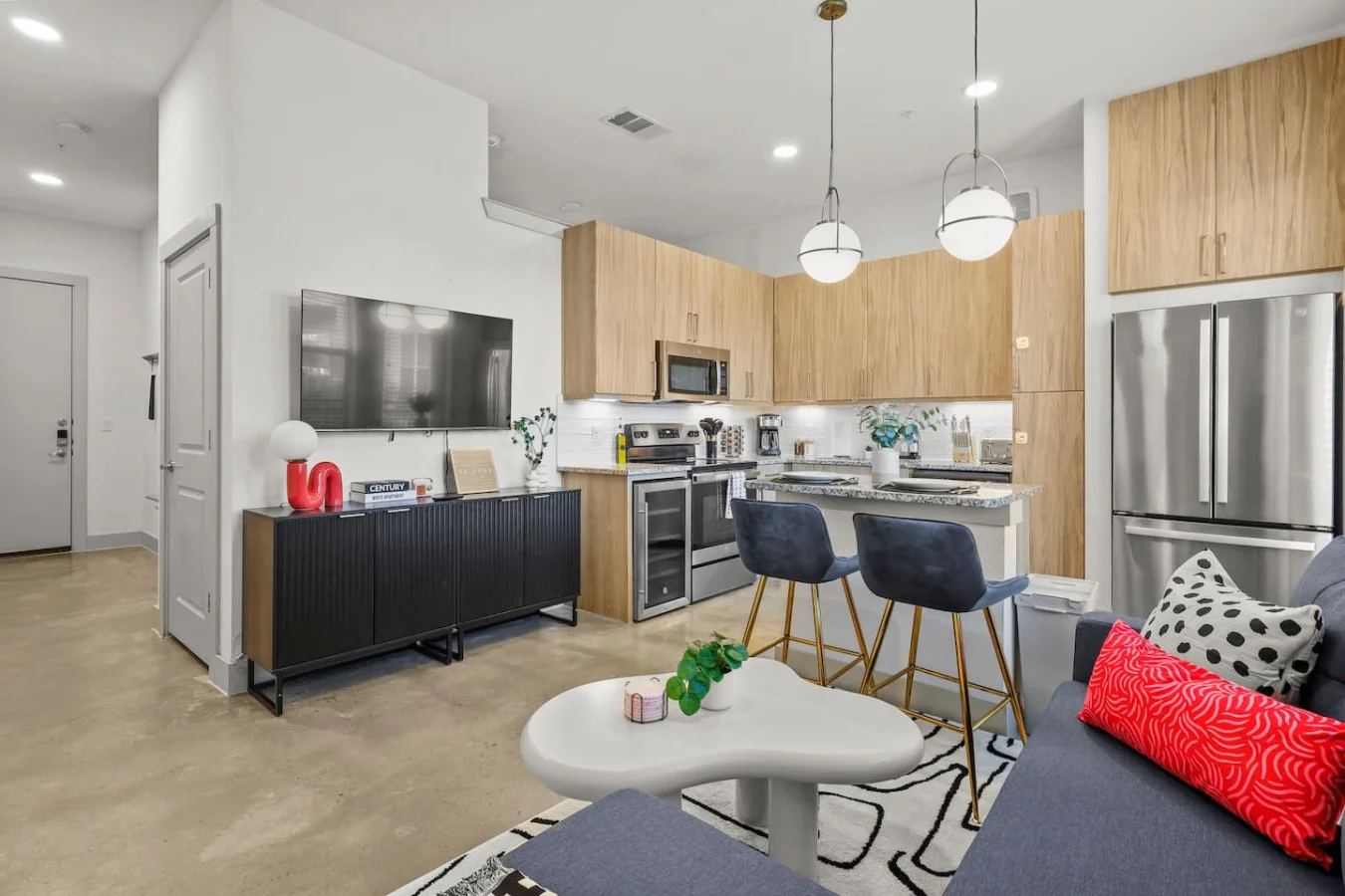 King 1BR/1BA | Pool+ Parking | 5 min to Galleria