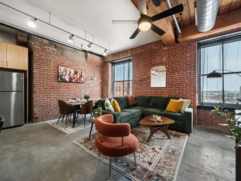 Chic Loft DT St. Louis•FREE Parking•RT Patio•Gym