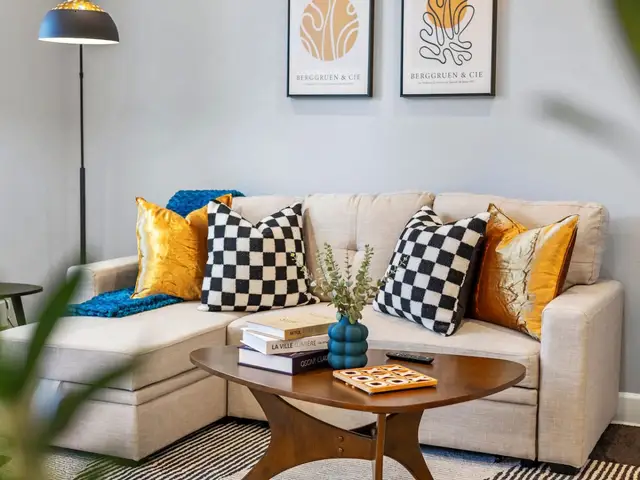 Walk to Deep Ellum | Rooftop Lounge + Free Parking