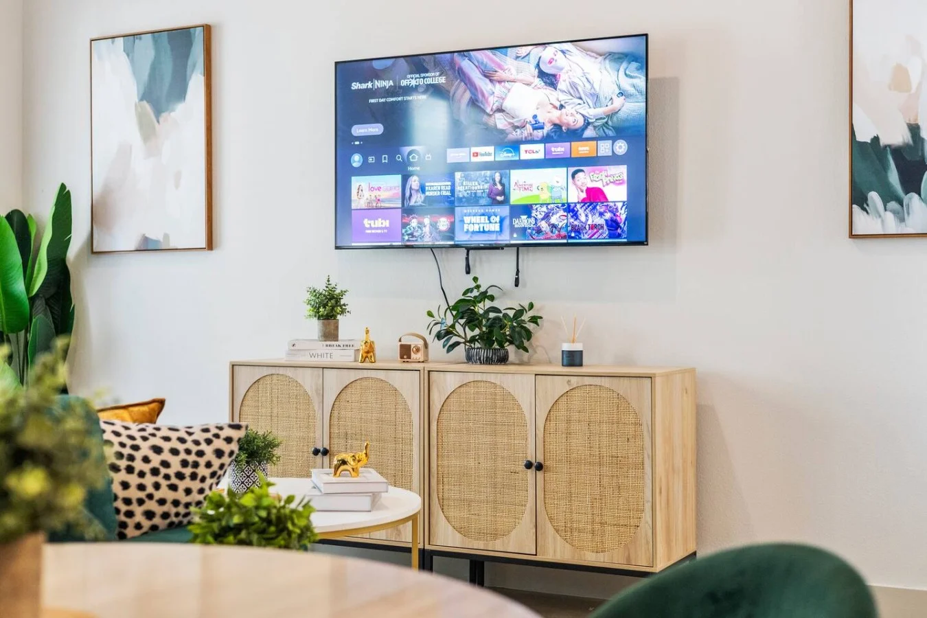 Where modern style meets evening relaxation