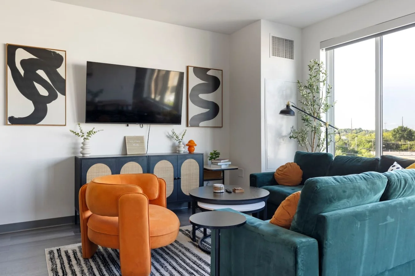 Upscale Loft Experience | King Bed |Prime Location