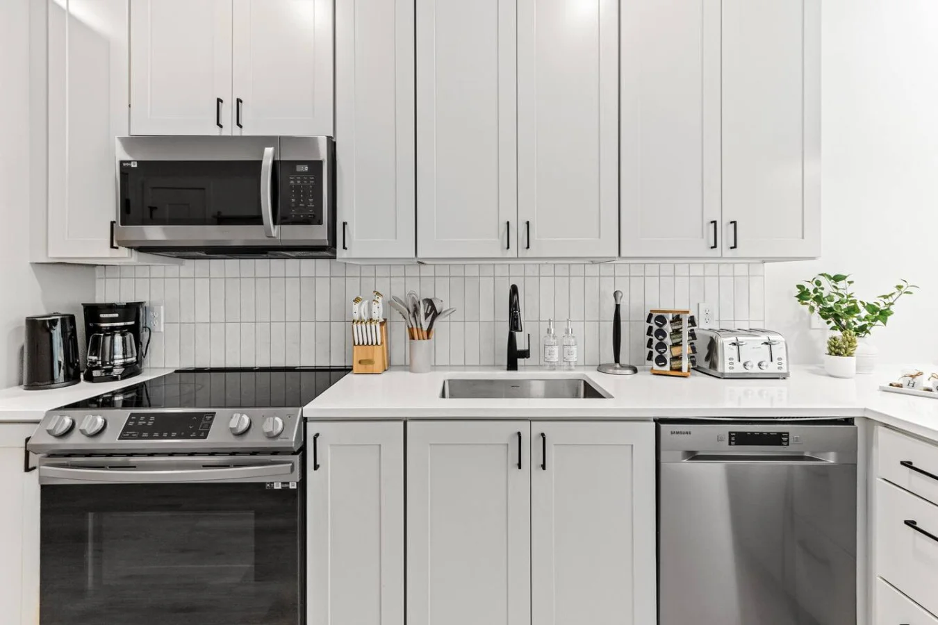 Whip up your favorite dishes—oven, stove, microwave, fridge, and dishwasher all ready for you!
