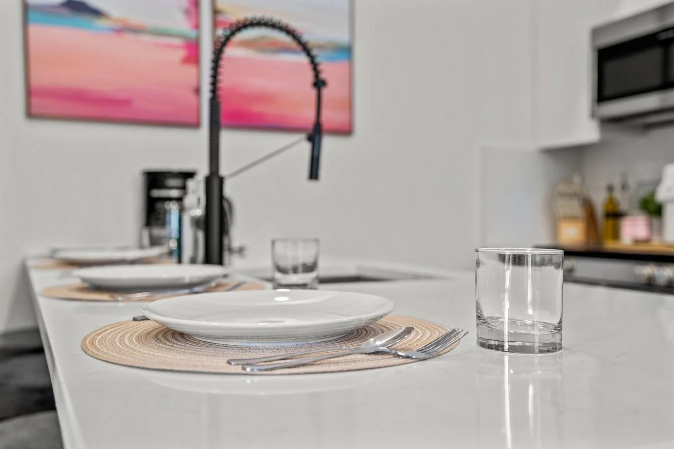 Table setting and placemat for all your dining needs.