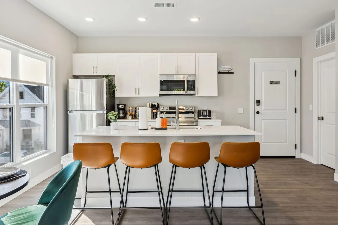 The bar’s inviting design encourages you to gather with friends, enjoy a drink, and create lasting memories.