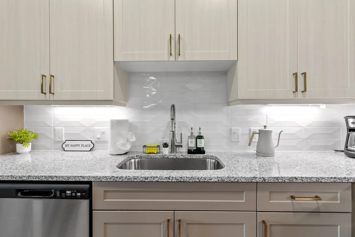 From prep to plating, a stylish space that makes cooking effortless and fun.