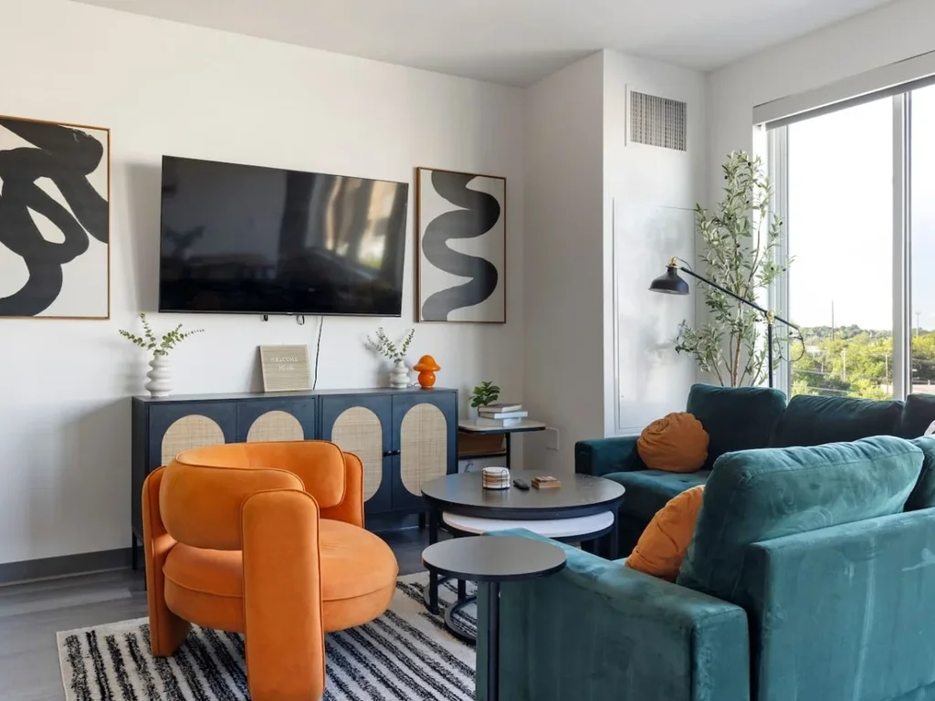 Upscale Loft Experience | King Bed |Prime Location