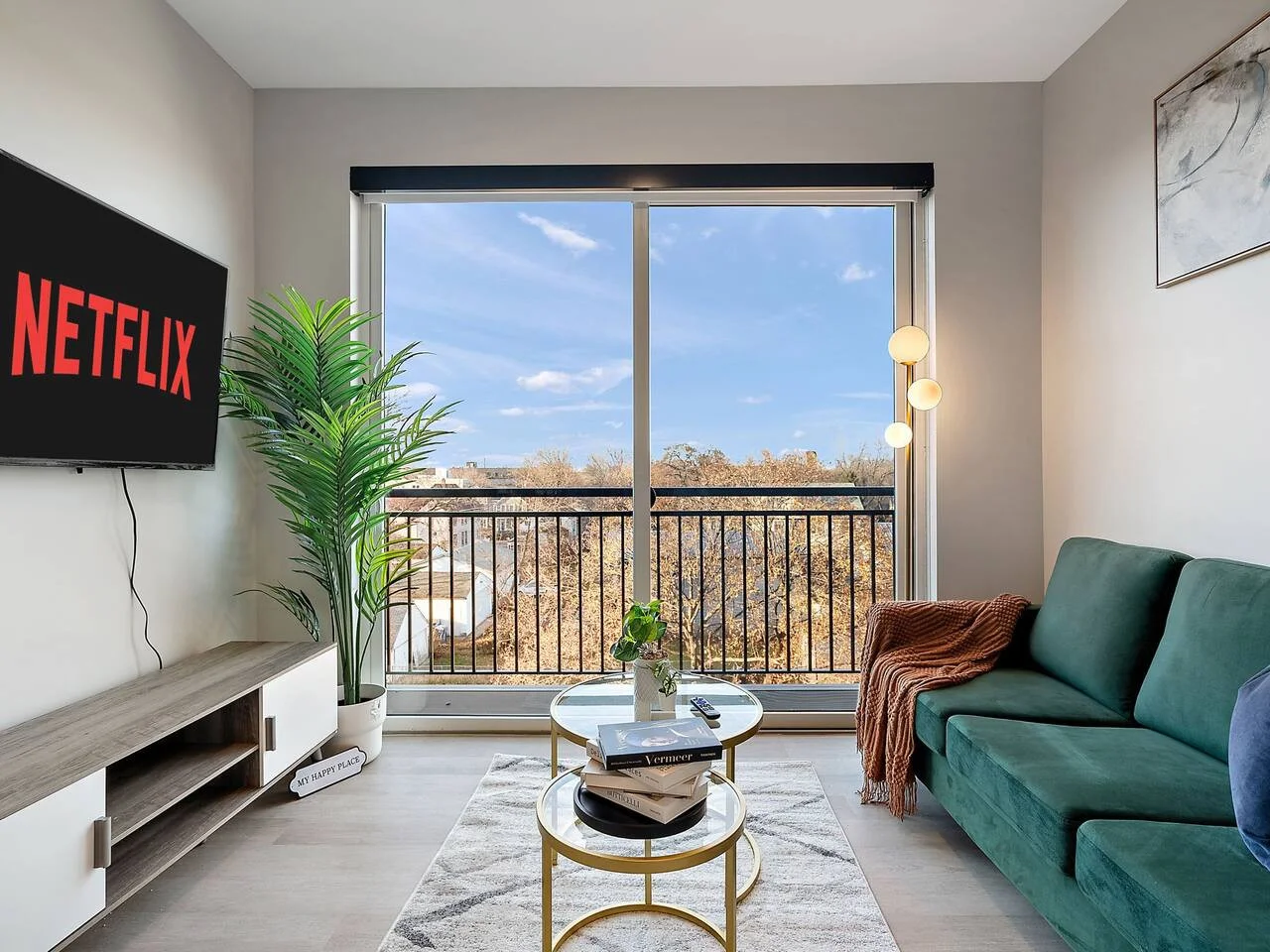 The living room invite you to relax and unwind, with a layout designed to maximize comfort and tranquility.