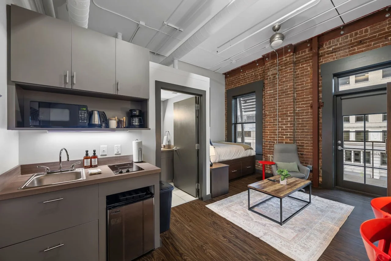 Modern Interior | 1 Bed/Bath | Near Chatta Market