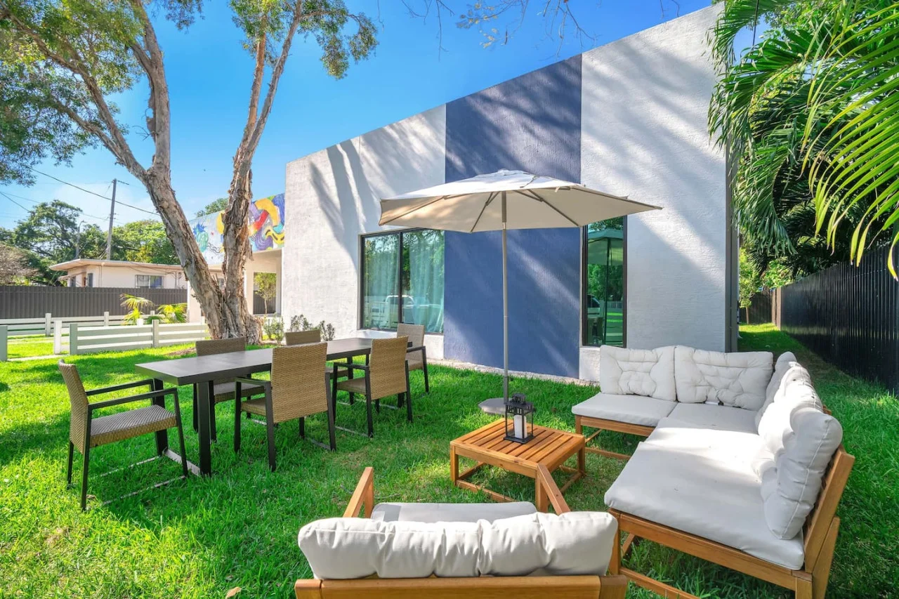 The outdoor areas’ plush seating beckons you to sink in and relax, surrounded by light and airy decor.