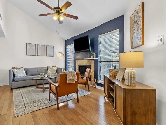 Stylish Austin Retreat | Bright Open Concept | #C