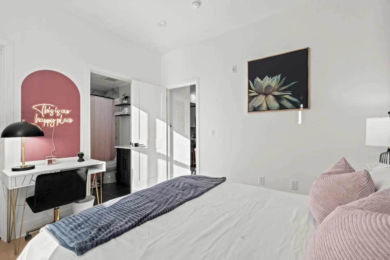 Queen Size Bed & Work Desk with Table Lamp