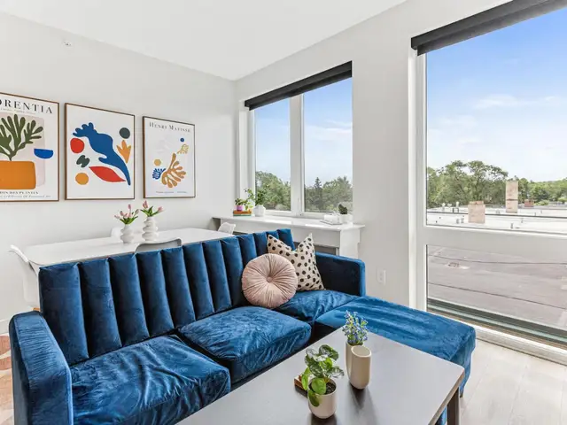 Stylish Studio + Gym | 10min DT, Stadiums, Airport