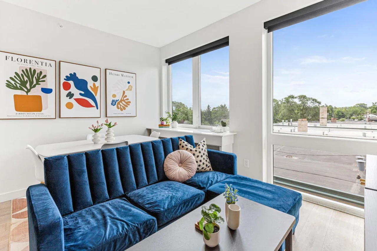 Stylish Studio + Gym | 10min DT, Stadiums, Airport