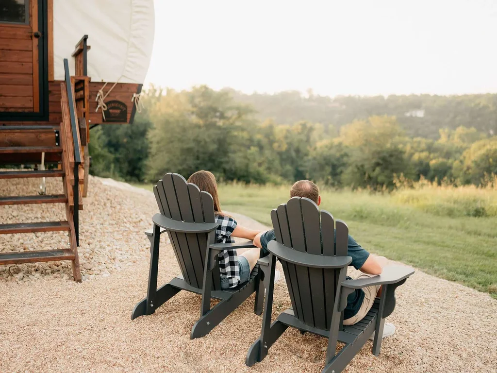 Cozy Couples Wagon | Lake Access + King bed