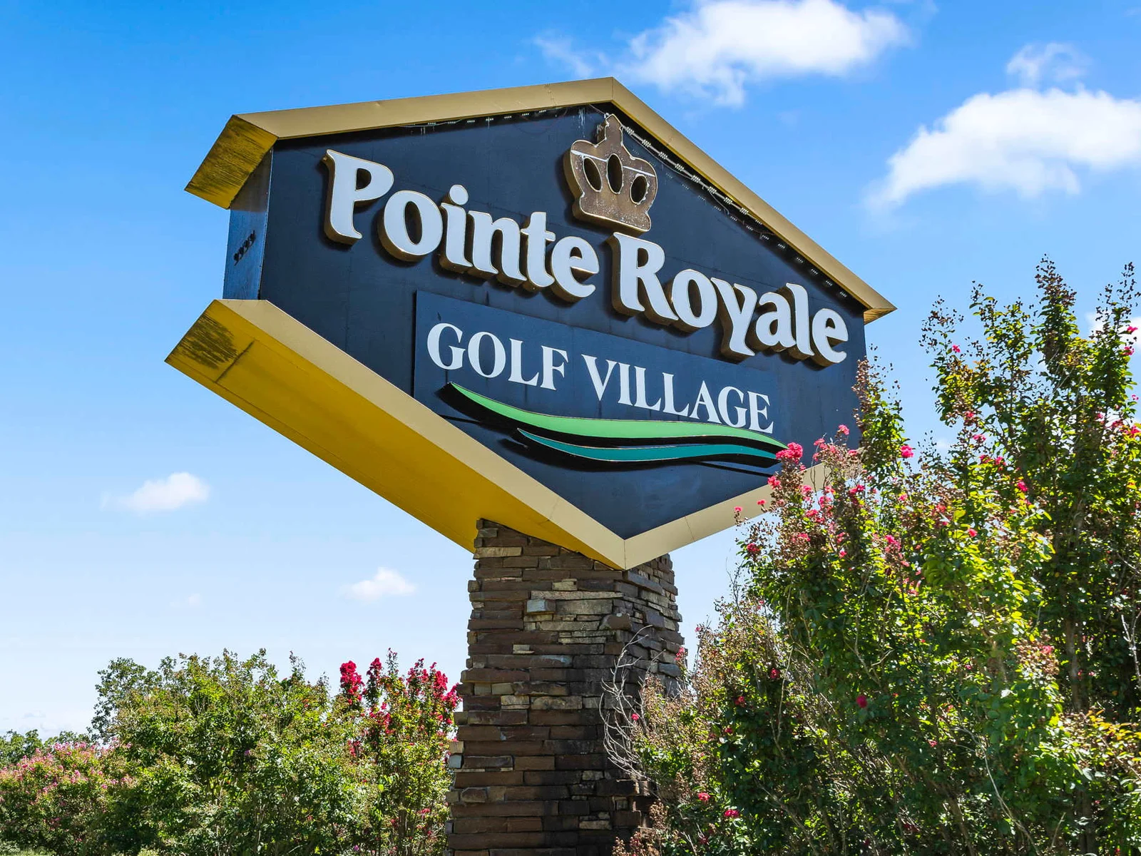 Pointe Royale Entry Sign