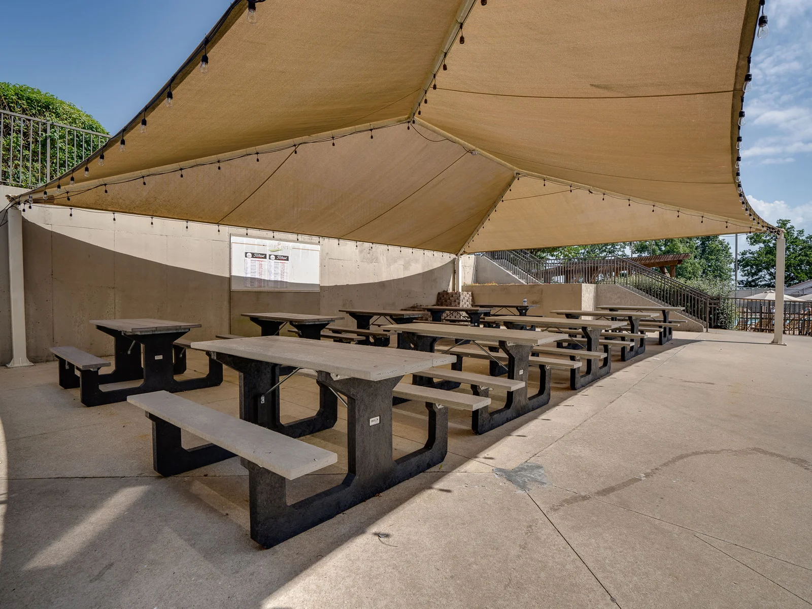 Outdoor Restaurant Seating