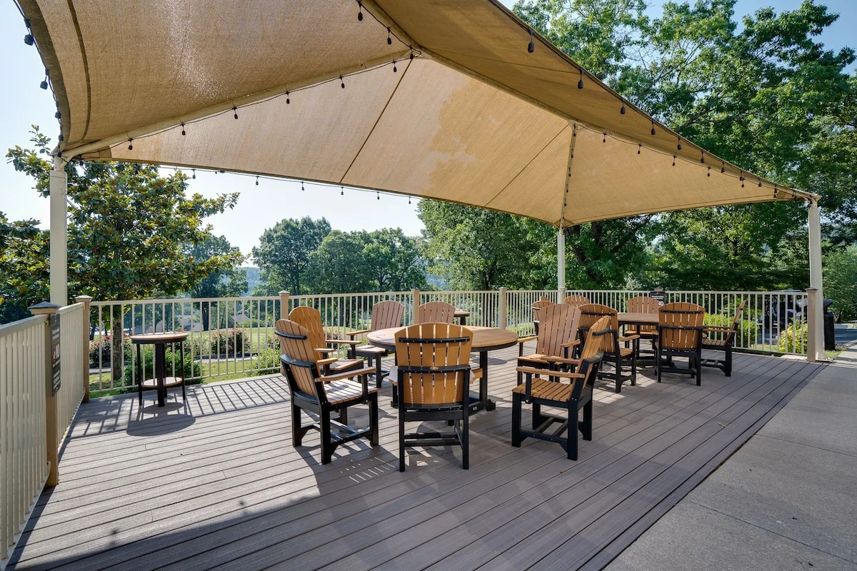 Outdoor eating at "The Grille" restaurant located at Pointe Royale Resort.