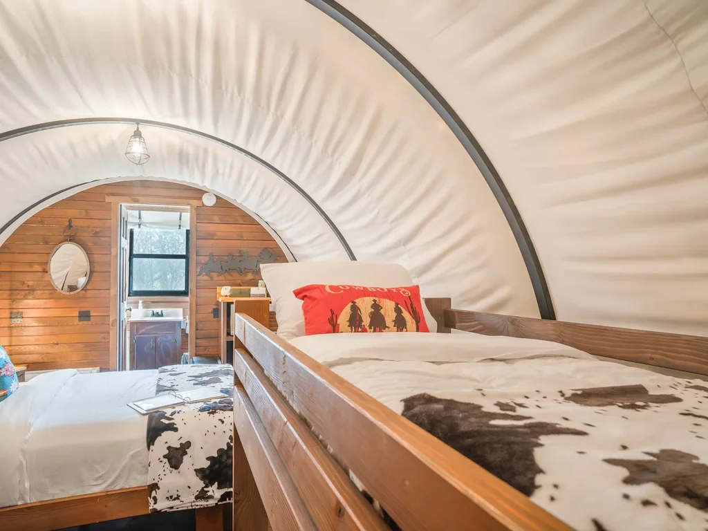 Private 6-Wagon Ranch | Sleeps 24 | Lake access