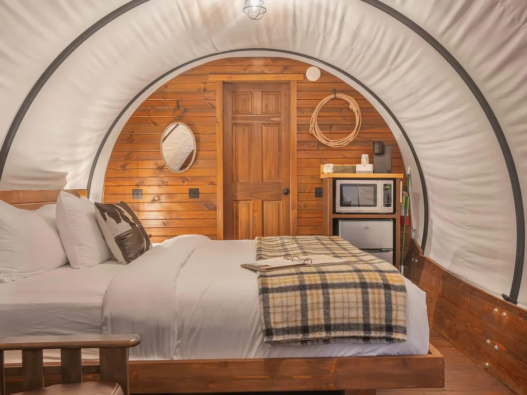 Romantic Glamping Wagon | Ranch & Hiking trails